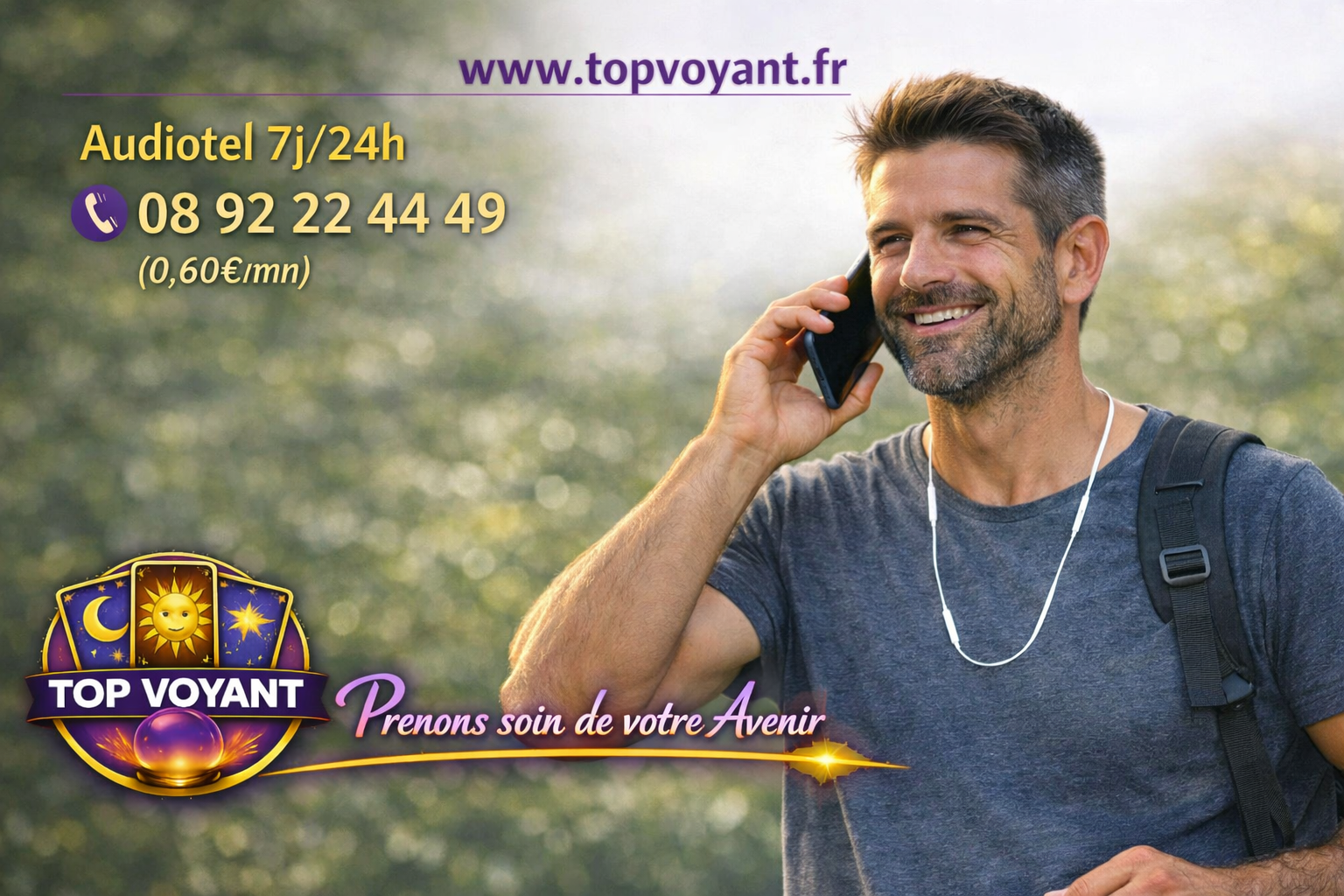 Un homme en consultation de voyance par téléphone